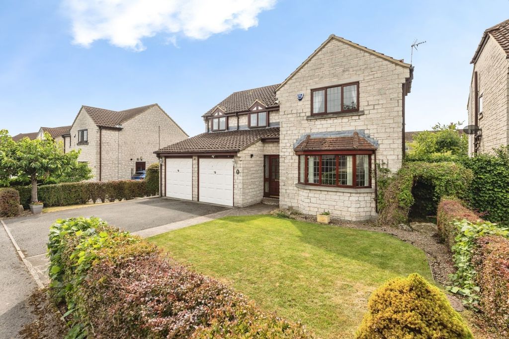 Property photo 1 of 35