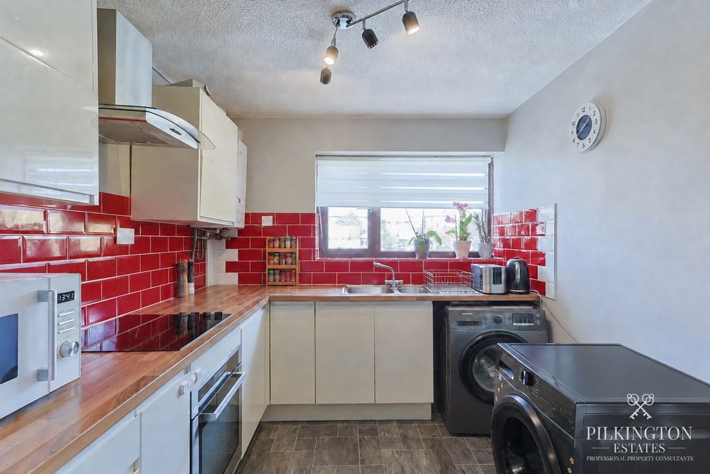 Property photo 3 of 18 5309195