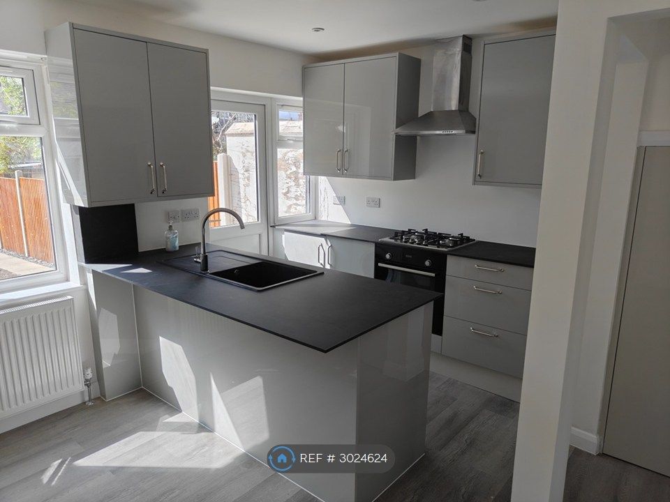 Property photo 1 of 12 Kitchen