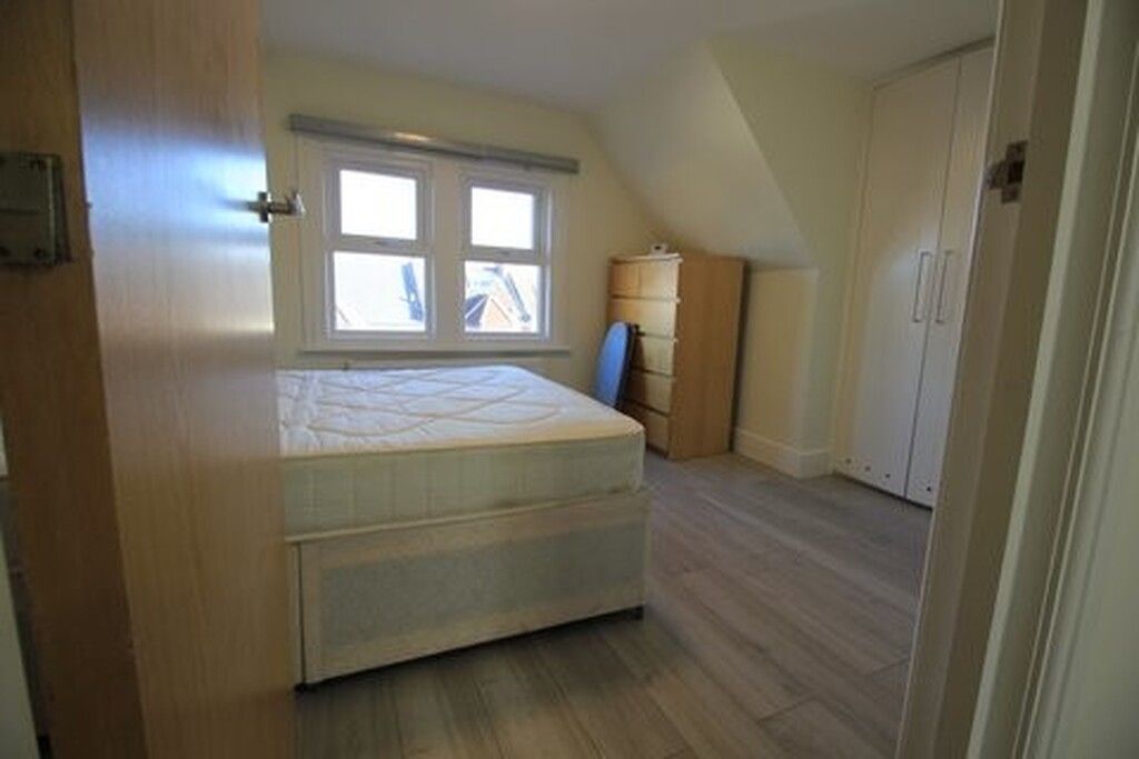 Property photo 3 of 9 Bedroom 1