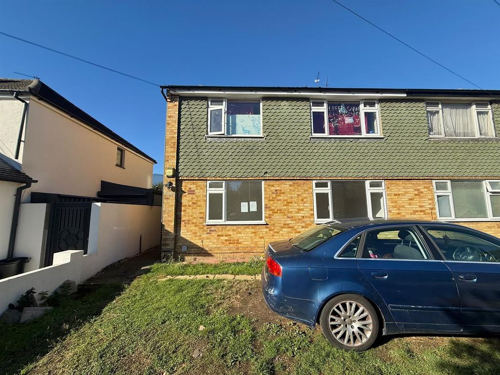Property photo 1 of 7 External