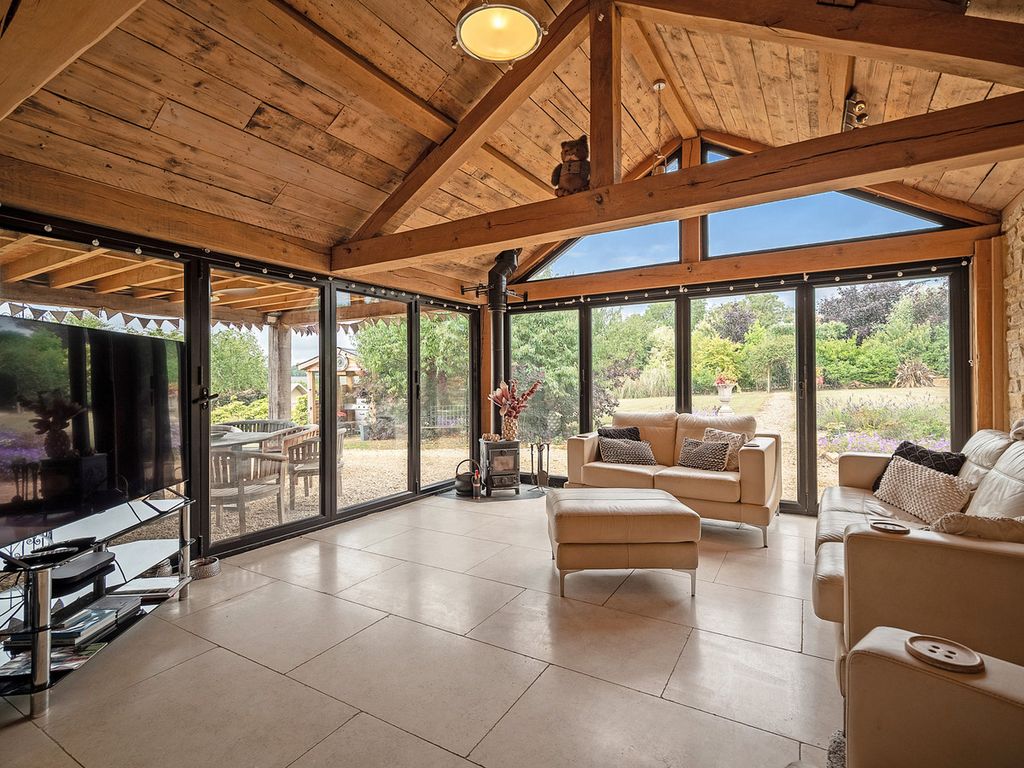 Property photo 3 of 42