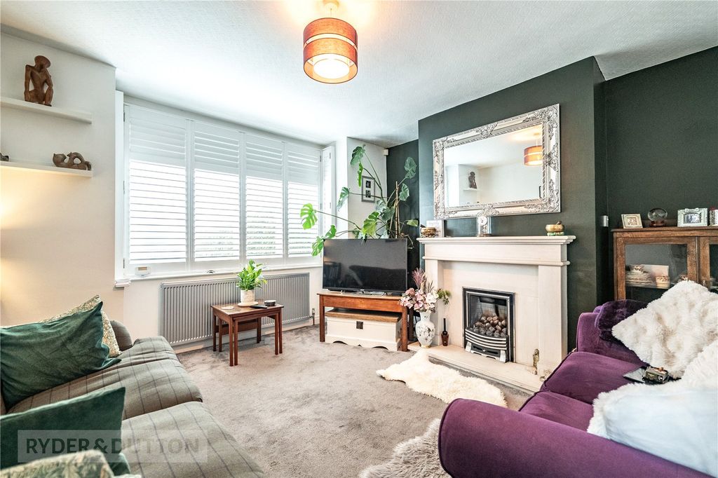 Property photo 2 of 20 Living Room