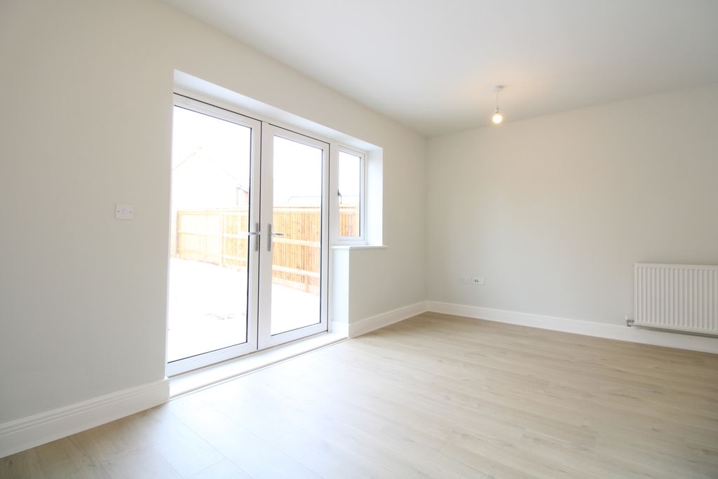 Property photo 2 of 13 Img_9272