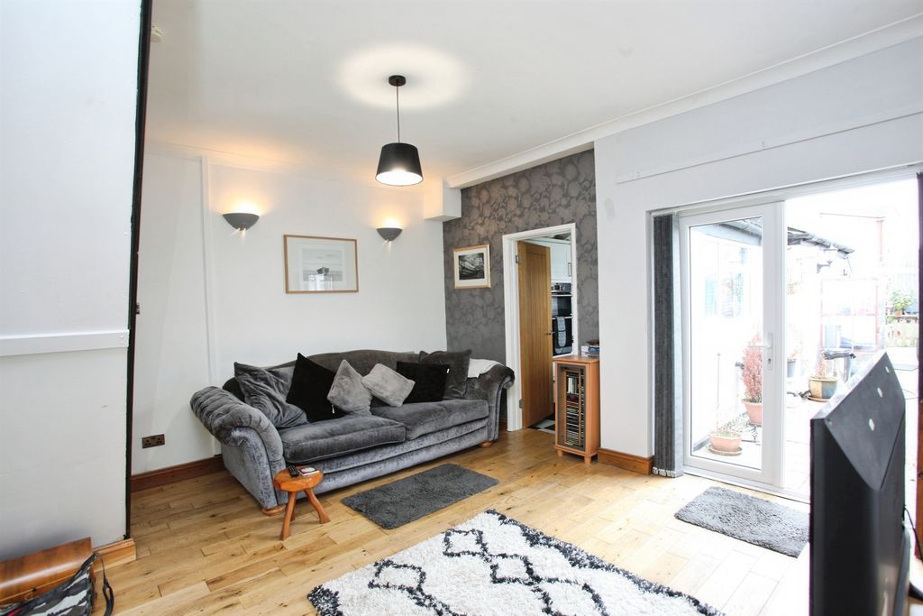 Property photo 3 of 17