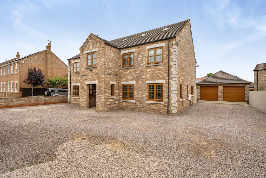 Property photo 1 of 20