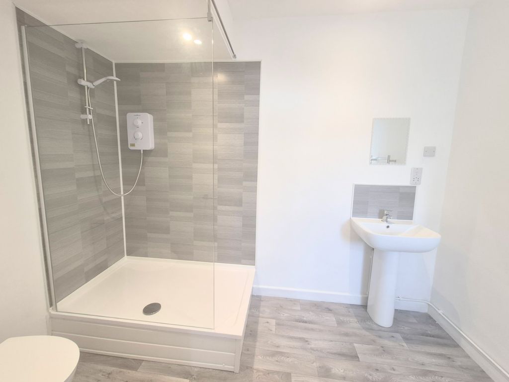 Property photo 3 of 4 Bathroom