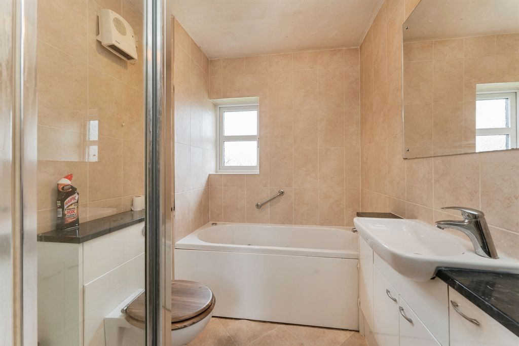 Additional image 6 of 2 bed flat for saleShip Gardens, Mildenhall, Bury St. Edmunds IP28