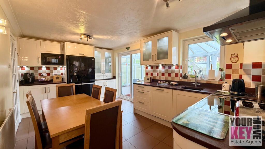 Property photo 3 of 18 Your Key Move - Expert Folkestone Estate Agents. Local Property Experts In The Folkestone Area.