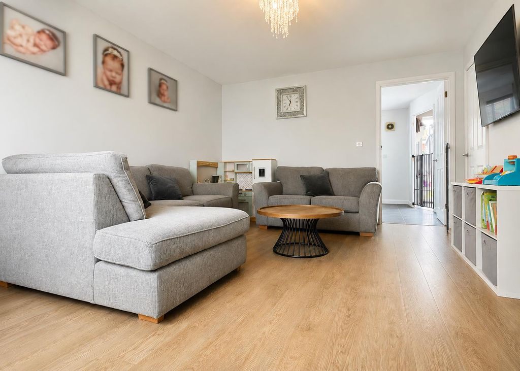 Property photo 3 of 20 B277692A-3Ffd-4B01-82Db-C43E256E4A4E.Png