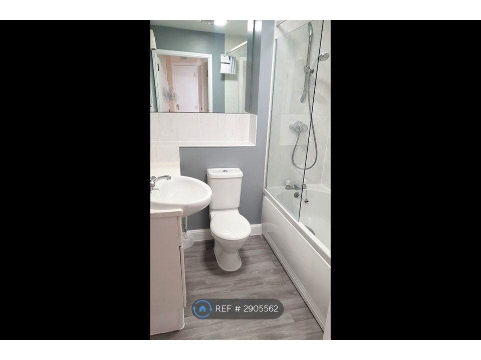 Property photo 3 of 22 Bathroom