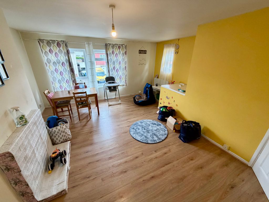 Property photo 2 of 9 Image
