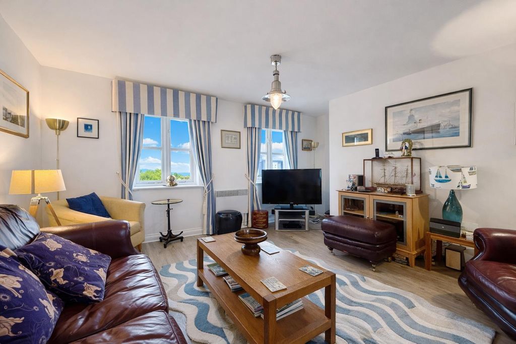 Property photo 2 of 18 Lounge Area.Png