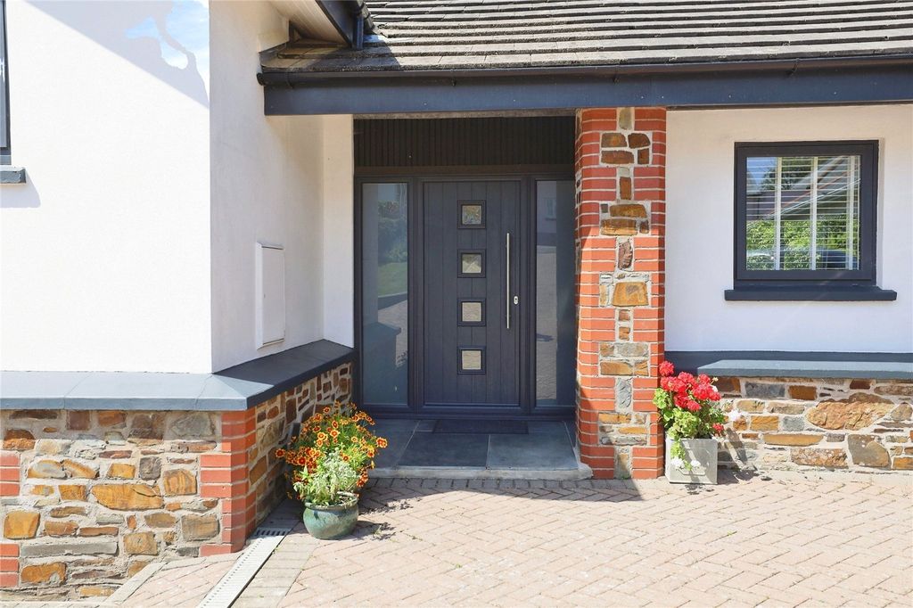 Property photo 2 of 43 Picture No. 46