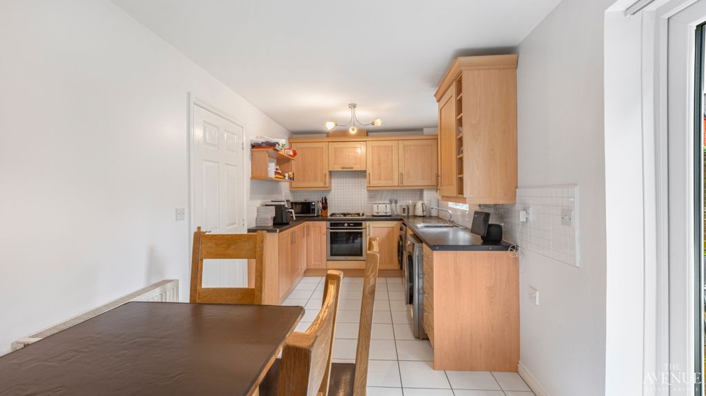 Property photo 3 of 18 4935533
