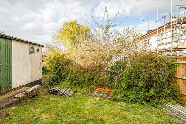 Property photo 3 of 10 Garden