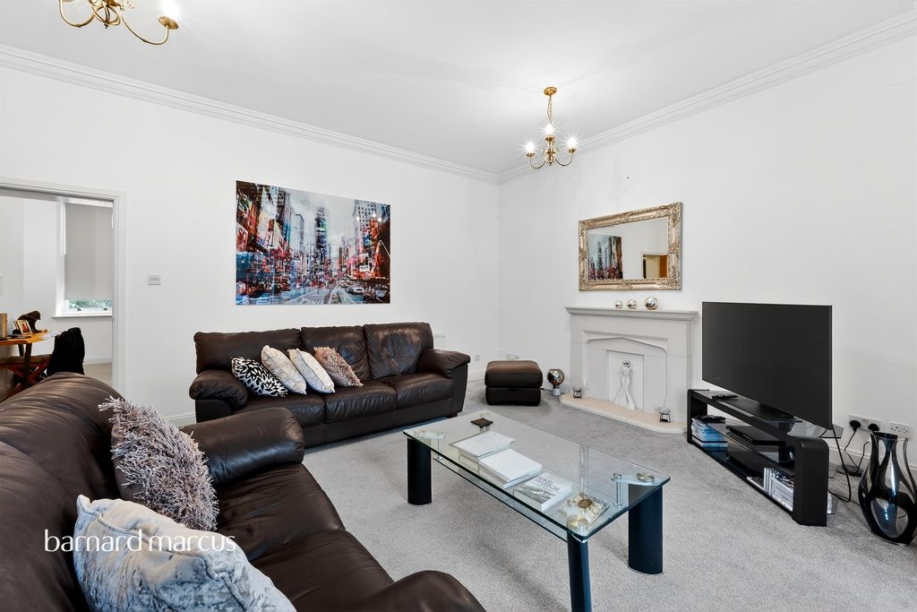 Property photo 3 of 11