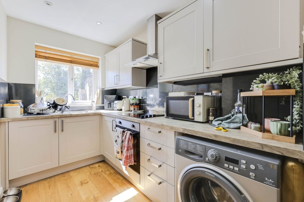 Property photo 2 of 41 Picture No. 28