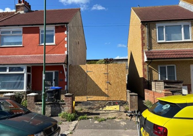 Property photo 1 of 12