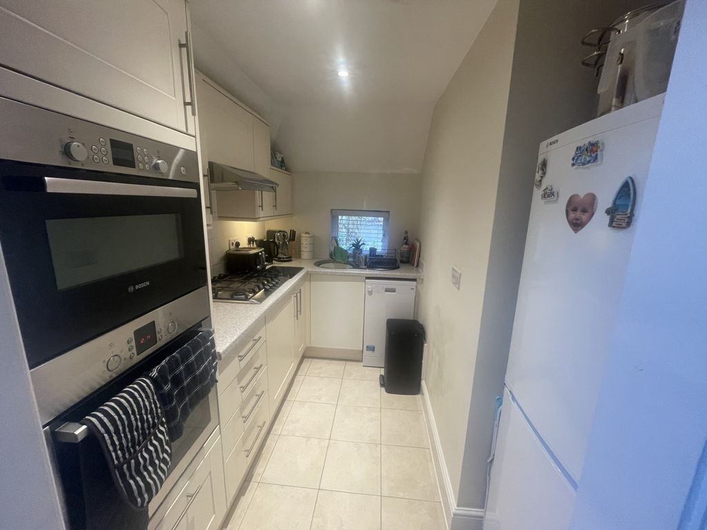 Property photo 2 of 9 Kitchen