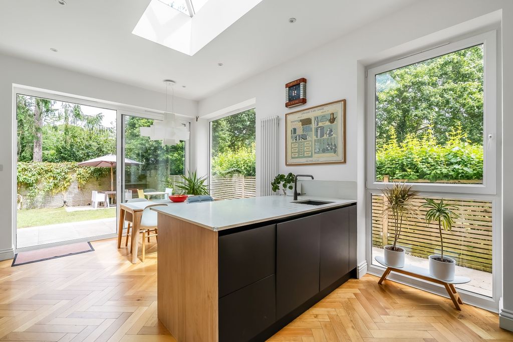 Property photo 2 of 19 Kitchen Diner