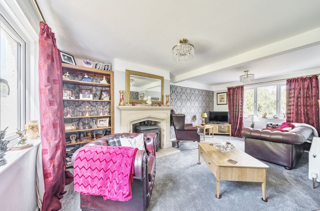Property photo 2 of 24 Oakford, Seddons