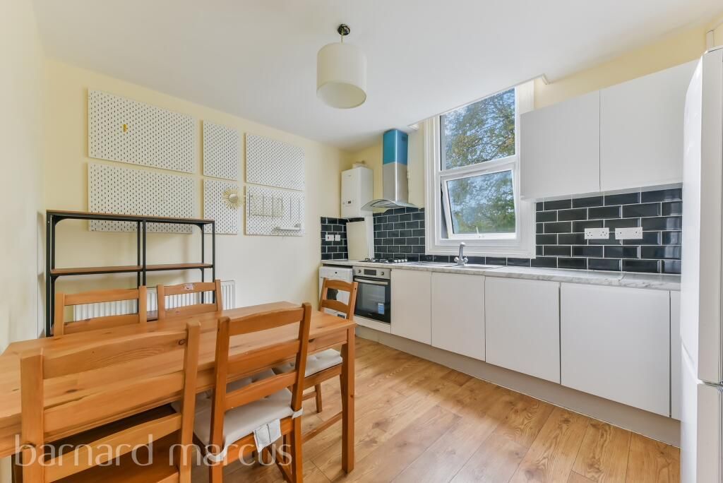 Property photo 3 of 7 Kitchen