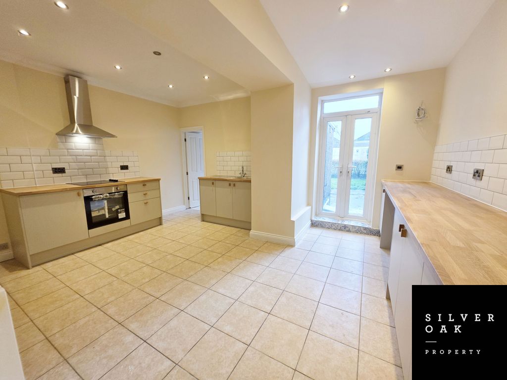 Property photo 3 of 11 13 M (3)