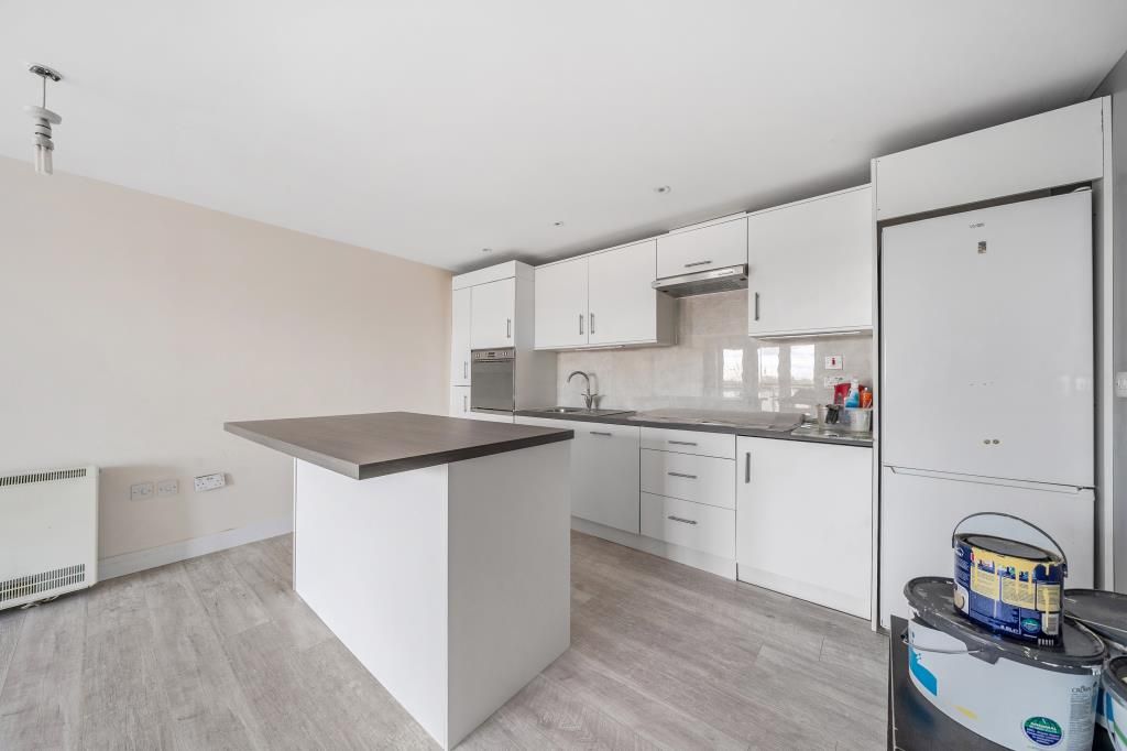 Property photo 3 of 21 Kitchen