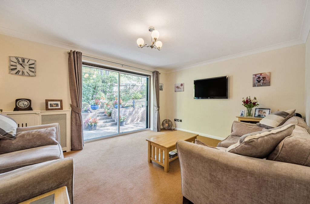 Property photo 3 of 17 1321318-35-686F9E...