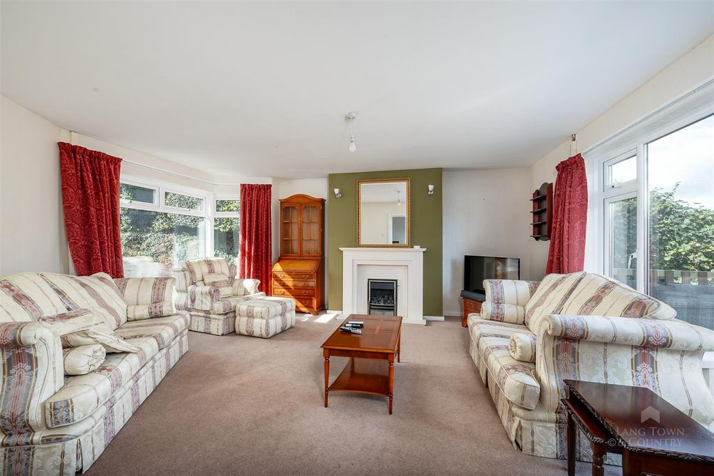 Property photo 3 of 18 0021.Jpg