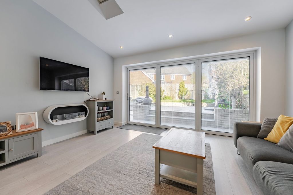 Property photo 3 of 17