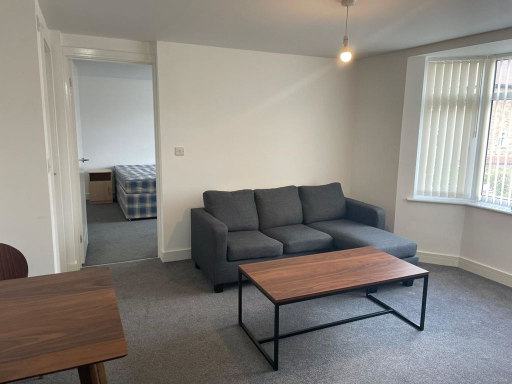 Property photo 3 of 6 Lounge