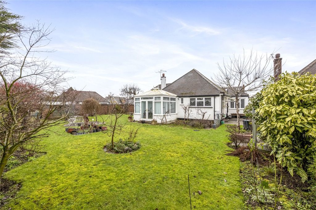 Property photo 2 of 17 Garden