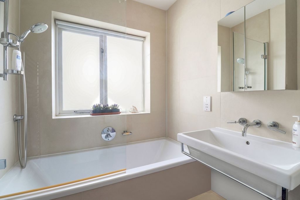 Additional image 22 of 4 bed detached house for salePemberton Road, East Molesey KT8