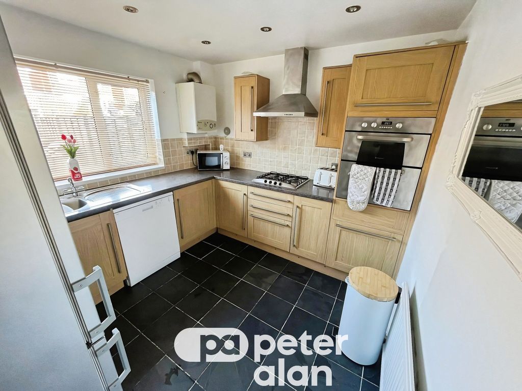 Property photo 3 of 11 Front