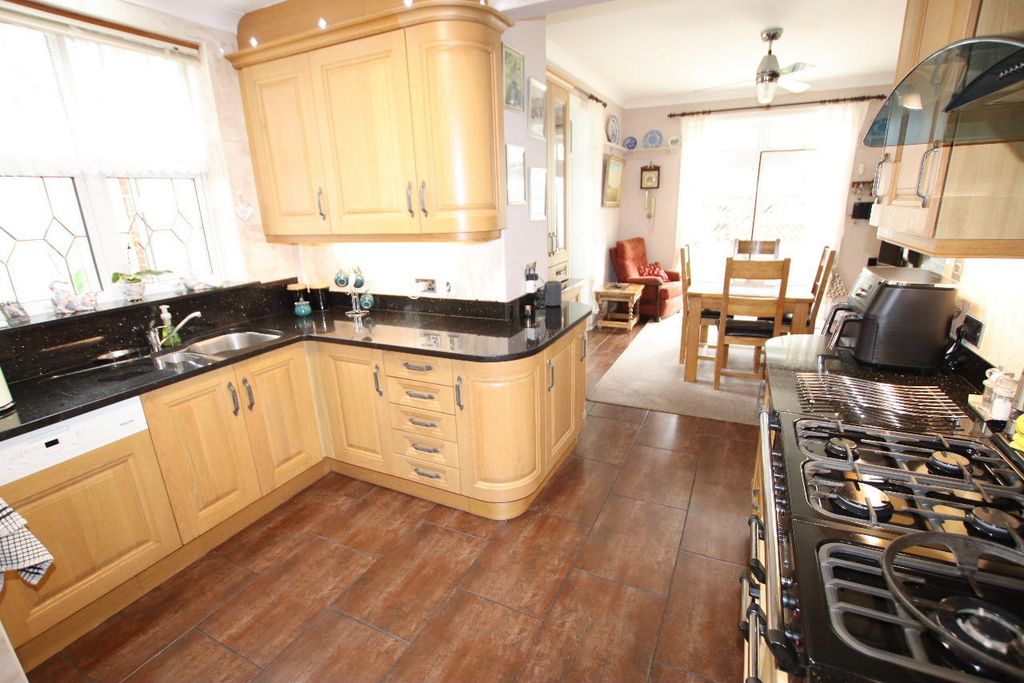 Property photo 3 of 29 Gallery