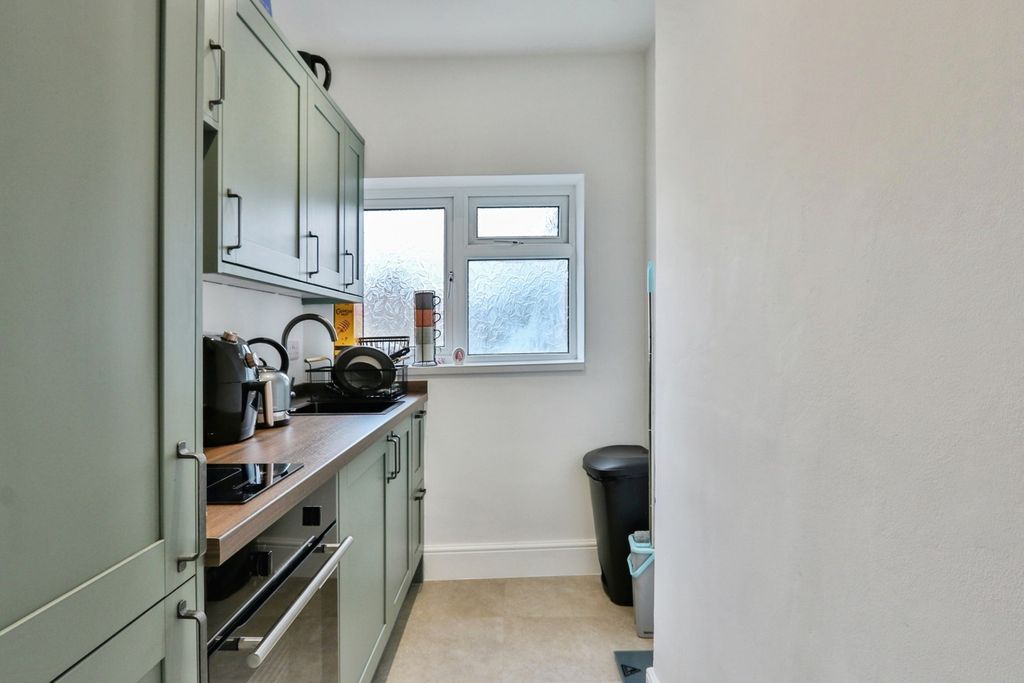 Property photo 3 of 17 Photo