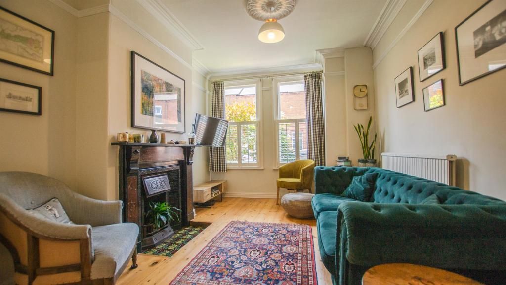 Property photo 2 of 16 Living Room