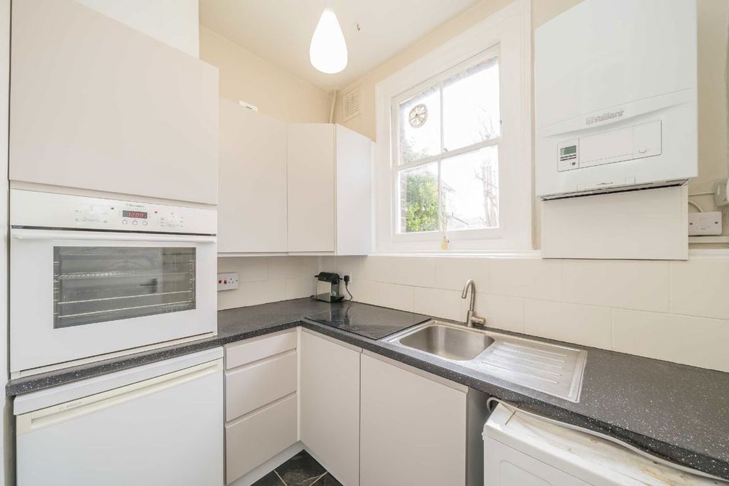 Property photo 3 of 5