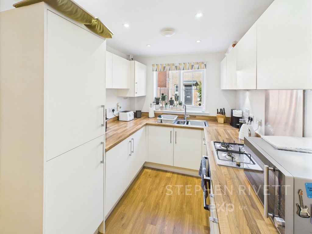 Property photo 2 of 16