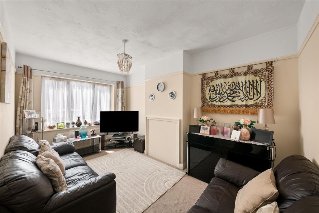 Property photo 2 of 11