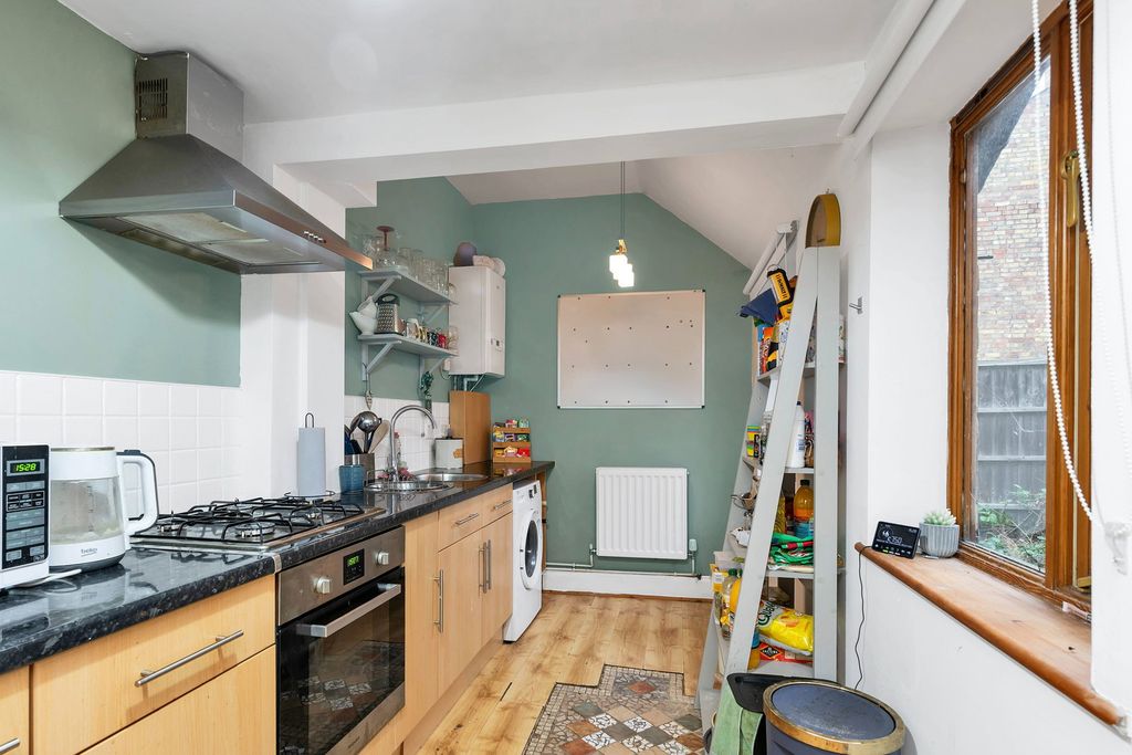 Property photo 3 of 12