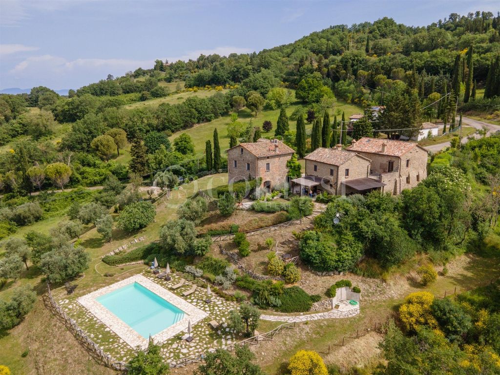 Property photo 1 of 60 Exclusive Panoramic Estate In The Heart Of Val Tiberina