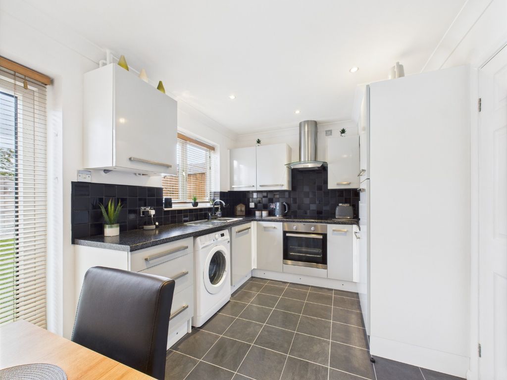 Property photo 3 of 11 4396936