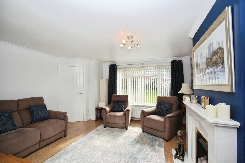 Property photo 3 of 28