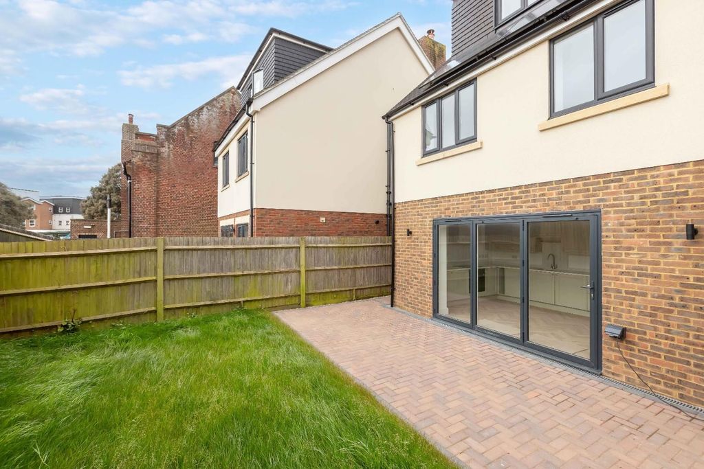 Property photo 2 of 20 Gardner-20.Jpg