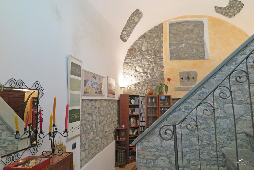 Property photo 1 of 49