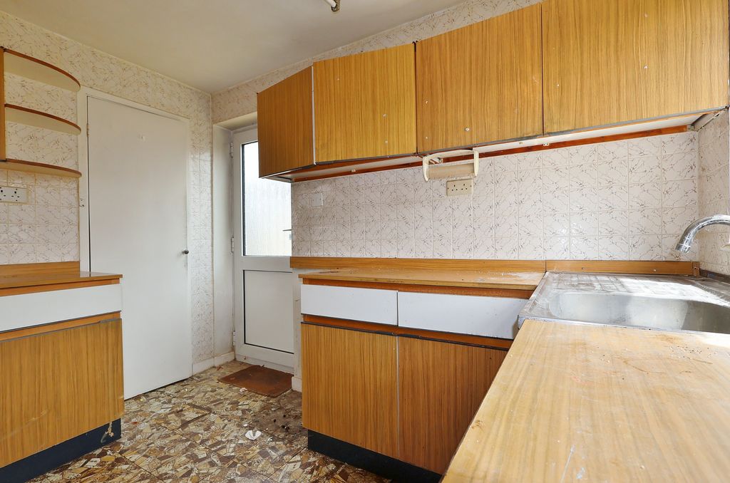 Property photo 3 of 30