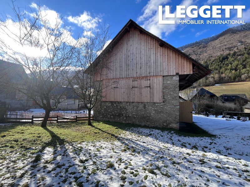 Property photo 2 of 9